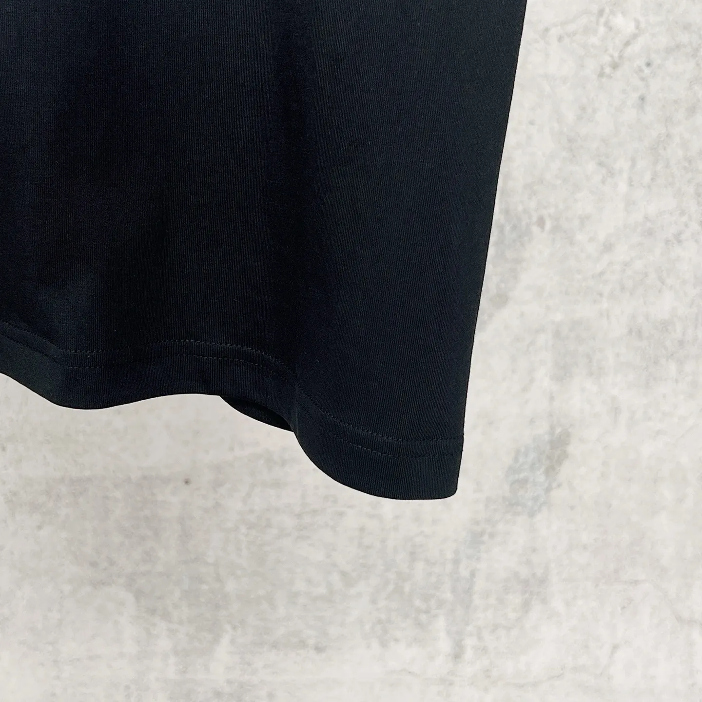【 . Quality】BALENCI*GA/ .SS 26 New Arrival 。 Balenclag* T 。 . Authentic 。 ！ ZP 。 260 ， . ， ， 。 。 ， 。 OS . Same Style ：BL 263779 ：Black， Size：XS S M L
